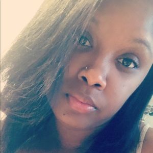 Meet your Posher, Dominique